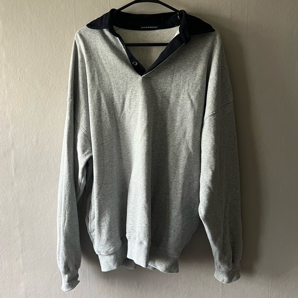 Brandy Melville Grey Archer Collared Sweatshirt One Size - Picture 1 of 5
